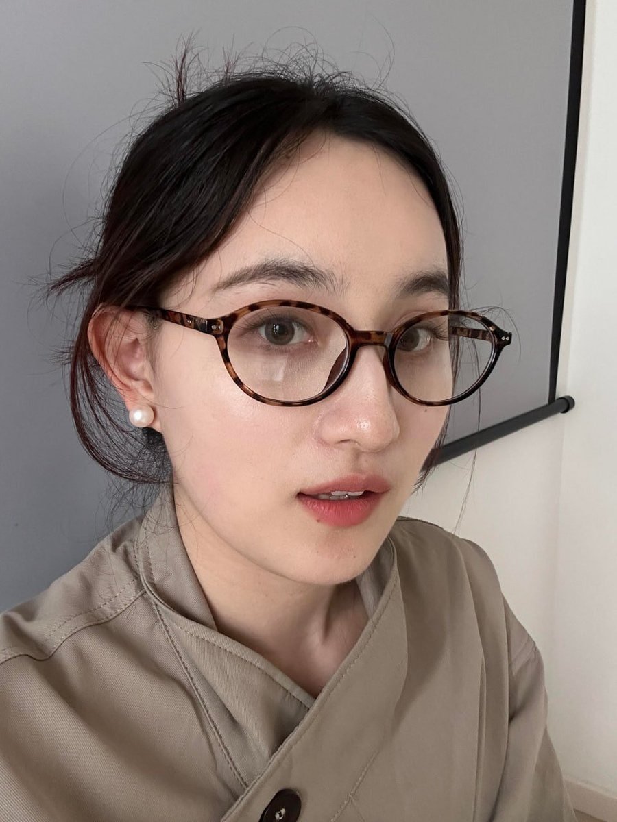 DoffaIntrovert's tweet photo. 穿了某学生家长买的鞋，被曰到现在。 https://t.co/oOOvo5VSGF