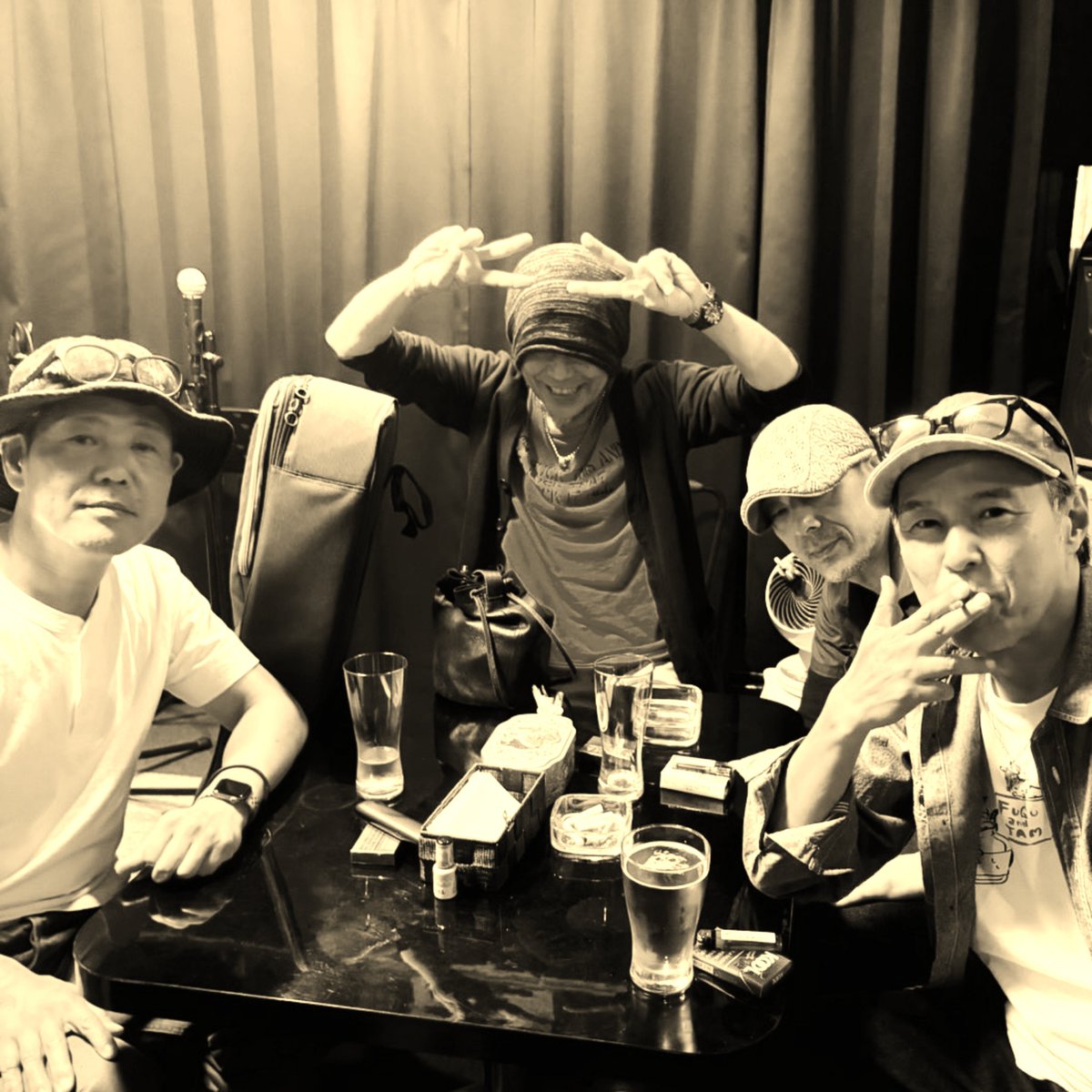 hoochierock's tweet photo. 日付変わりましたが
本日の勝田びーどりーむ
「やさぐれ2026巡業-秋場所-」
足を運び聴きに来てくれたみなさん
びーどりーむ　いちさん　なつさん
ありがとうございました
おかげでとても良い夜になりました

明日はいわきブルボン
この良い流れを持ってゆきます

是非よろしくおねがいします https://t.co/9mmM1445Gx