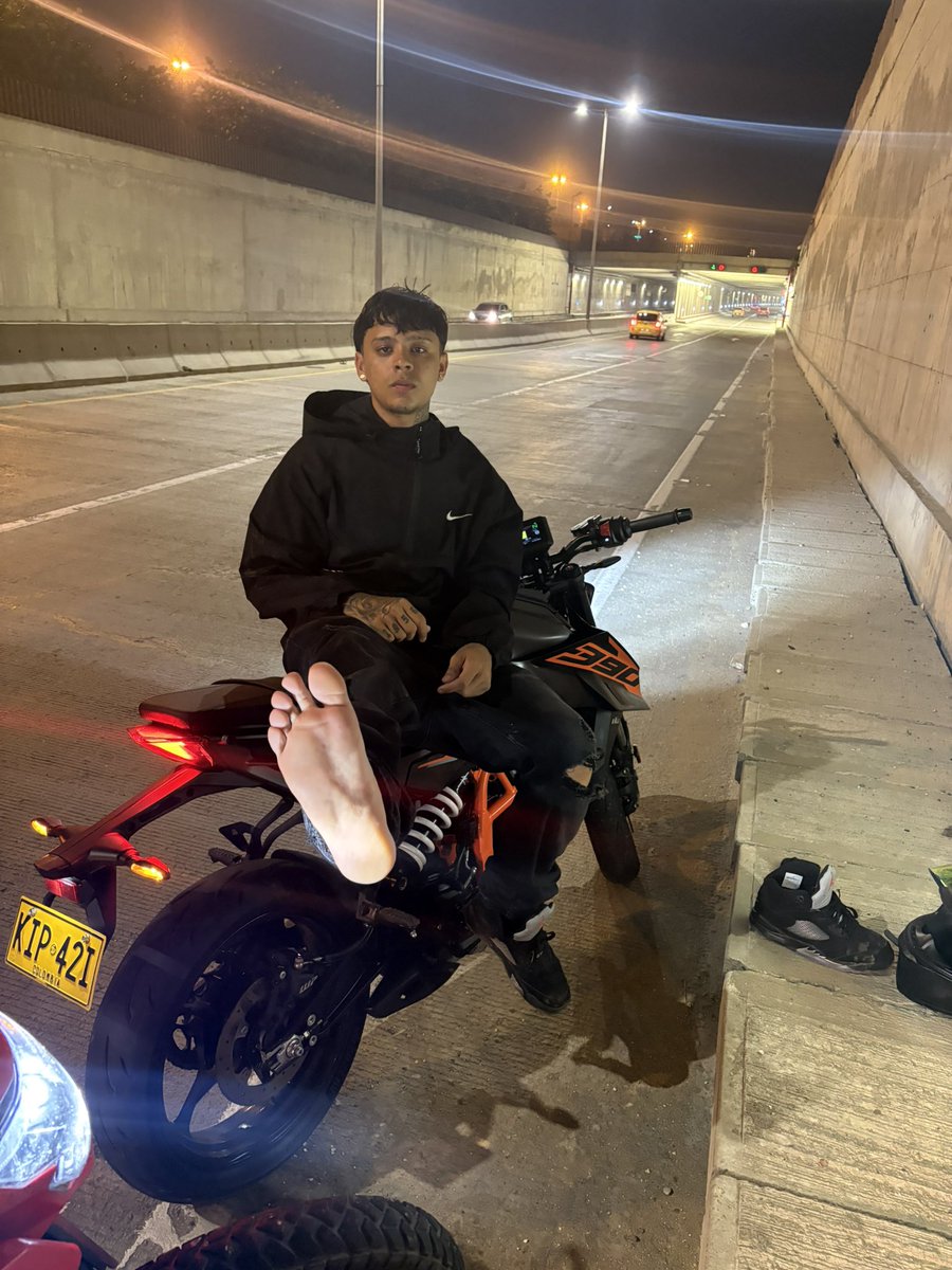 findomgodsebas's tweet photo. Trying to resist me taking your cash is you like trying to tell me this didn’t make your pathetic excuse of a c*ck didn’t twitch at this photo 😏
#cashmaster https://t.co/qR1YMArdpC