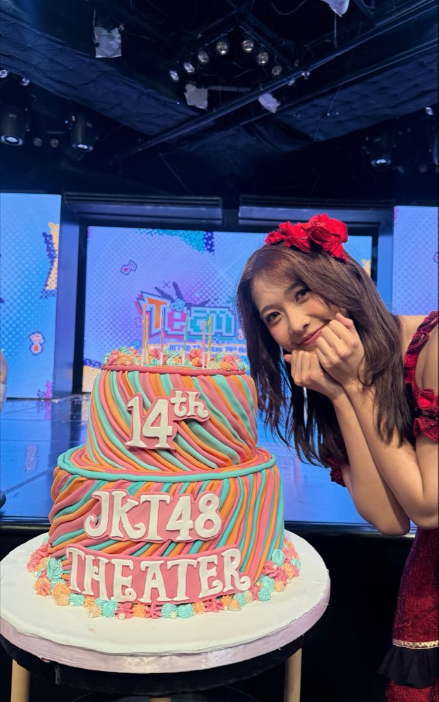 C_OnielJKT48's tweet photo. hbd teaterrrr lopyu https://t.co/WnNUDlV81Q