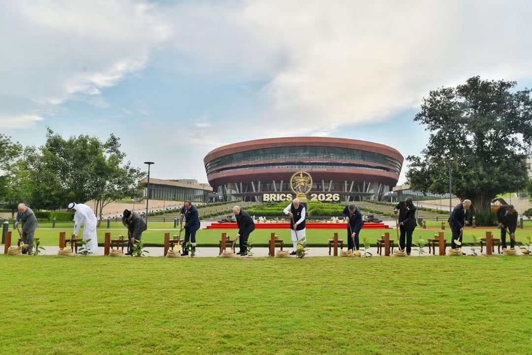 Arvindkhajuria2's tweet photo. मेरा प्रधानमंत्री मेरा अभिमान 
Planted Banyan Tree with BRICS Leaders in Delhi. https://t.co/lPJYJAAlEA