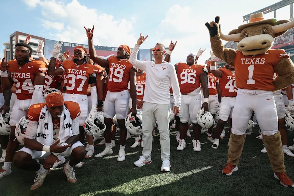 ActionAdvisors_'s tweet photo. We just found a 20-1 (95%-win rate) spot for tonight's game between Texas &amp; Ohio State.

It's the best FREE CFB spot I have found this season.

I will personally DM it to the first 500 people who Like and Comment (Must be following) https://t.co/gul2sC7G6C