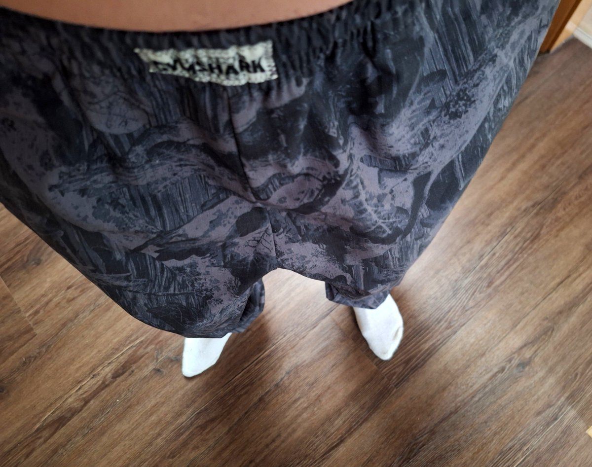 man_sunglasses's tweet photo. So neue #Sweatpants von #gymshark ist da! 0b die so 100% sitzt, naja  mal die Wäsche  abwarten aber grundsätzlich  ganz ok mit #withesox oder? #sportsgay https://t.co/cib9PprUwe
