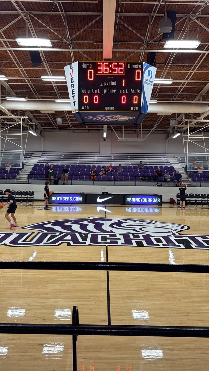 TyKellOfficial's tweet photo. Arkansas 📍🏀

Ready to compete at the Ouachita Basketball Elite Camp today. Looking forward to getting on the floor, learning, and making the most of the opportunity.

TaVarius Turner | 2029 | 5’11” PG/SG
Pleasant Hill HS (LA)

@OBUMBB 
#AGTG #ClassOf2029 #OuachitaBasketball #LouisianaBasketball