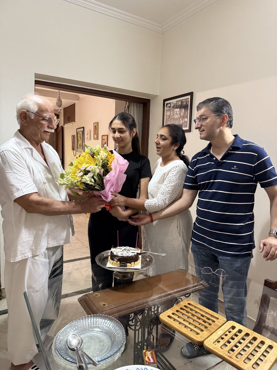 aarcee_bhatia's tweet photo. @kmdharan 🎂Congrats Lucky Couple Stay blessed.Let us celebrate My 81 Birthday &amp; Single from last 14 Years.Suman is gone early after 37 Marriage Anniversary at 62 years on 12-12-12. Living with our son Hitesh Family @ Ram &amp; hv Krishna too @ Pavas our son in law who has keep my Dtr happy 👌 https://t.co/oEQSDQCUJb