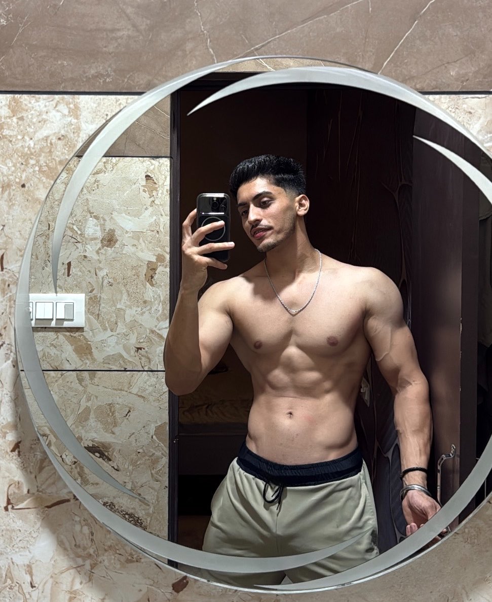 Harkamalfit's tweet photo. ♨️🥵 https://t.co/W7AyOyDzSh