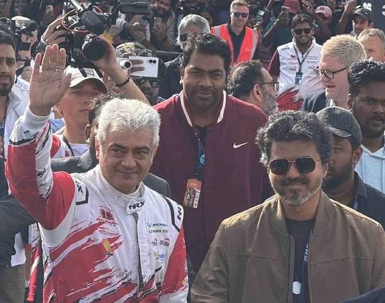 raguthees's tweet photo. நட்பு  #thala #thalapathy https://t.co/Bdre4WHua6