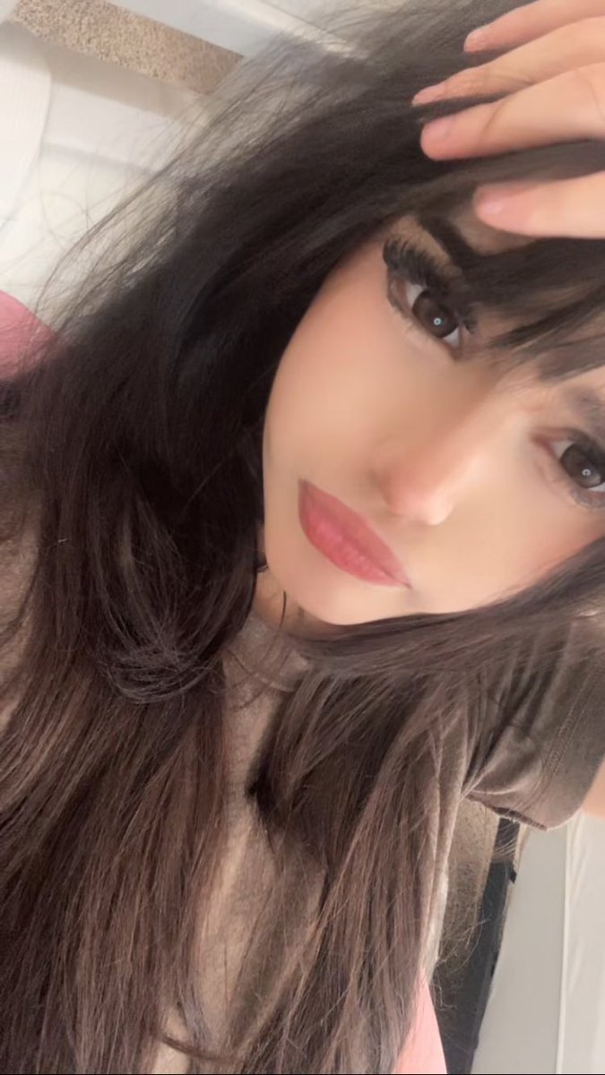 attchcd's tweet photo. Gamer chair in the back https://t.co/bAJiydvWdU