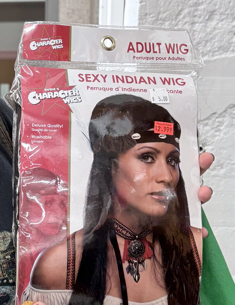 aurasceres's tweet photo. the thrift stores always have the WILDEST things 😀 https://t.co/UBeJ2amAsE
