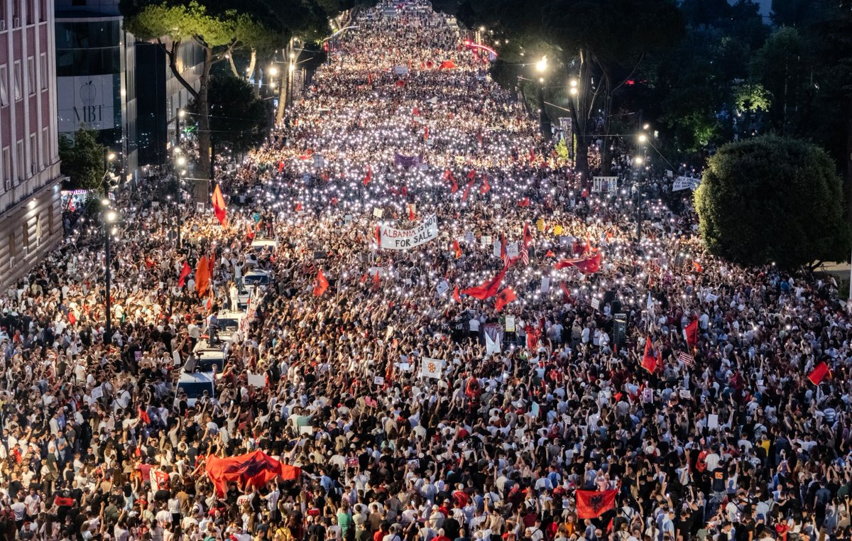 Aura_Ghosttt's tweet photo. Tirana,Albania 22.06.2026 🇦🇱
Pristina,Kosovo 12.09.2026 🇽🇰

Many people seeking  justice ✋🏻 https://t.co/OHkcSApFZx