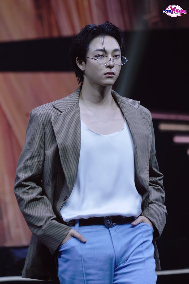 Yloveyouchannel's tweet photo. แฟชั่นโชว์จาก "“บาส หัสณัฐ” ในงาน  "MCHOICE &amp; MINT AWARDS 2026"✨💚 

MAXKYBAS AT MCHOICE MINT

#maxky_rp #บาสเด็กอ้วนที่แท้จริง
#แม็กกี้บาส #maxkybas
#MintAwards2026
#MchoiceMintAwards2026 https://t.co/fvGRqepaB4