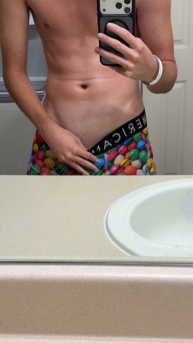 Str8Hung18's tweet photo. Okay… should I keep posting?

DMs open

#str8 #straight #OnlyFans https://t.co/J8gvhzqKjp