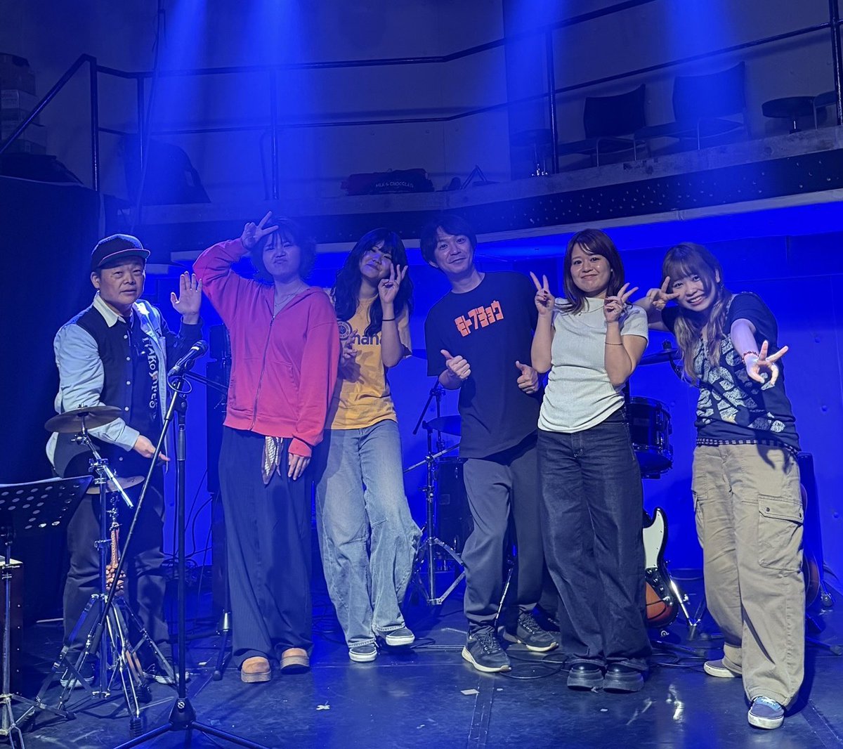showtokkyu_higa's tweet photo. One Colorさん主催「LIVE September」無事終演！
ご来場ありがとうございました！
私は、りころころさんとハトガトブさんの全曲カホンサポート！急遽、アコースティックバージョンの、ずっちーずとも久しぶりに2曲！
4者4様の魅力溢れる素敵なライブでした！
私ノンアルでしたが打ち上げも楽しかった！ https://t.co/hp6zhKodtD