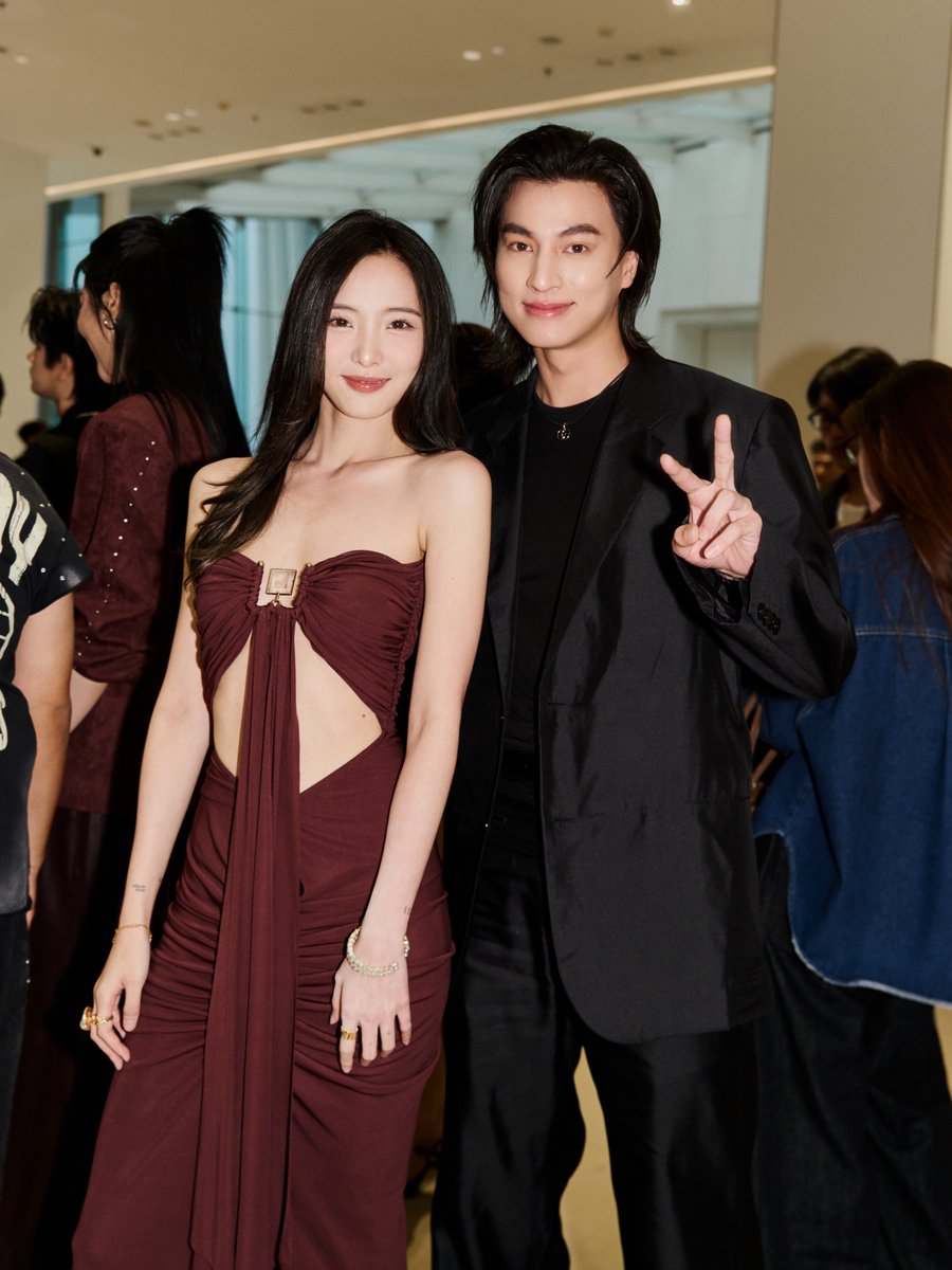 Vitamin_Gulf's tweet photo. เพื่อนกลัฟกับเพื่อนเน่เขาเมนชั่นคุยกัน  😊

GULF​ X​ MCHOICE2026
#MchoiceMintAwards2026
​@gulfkanawut #GulfKanawut
#nenevader #QalaNôir https://t.co/y4HByUJRVl