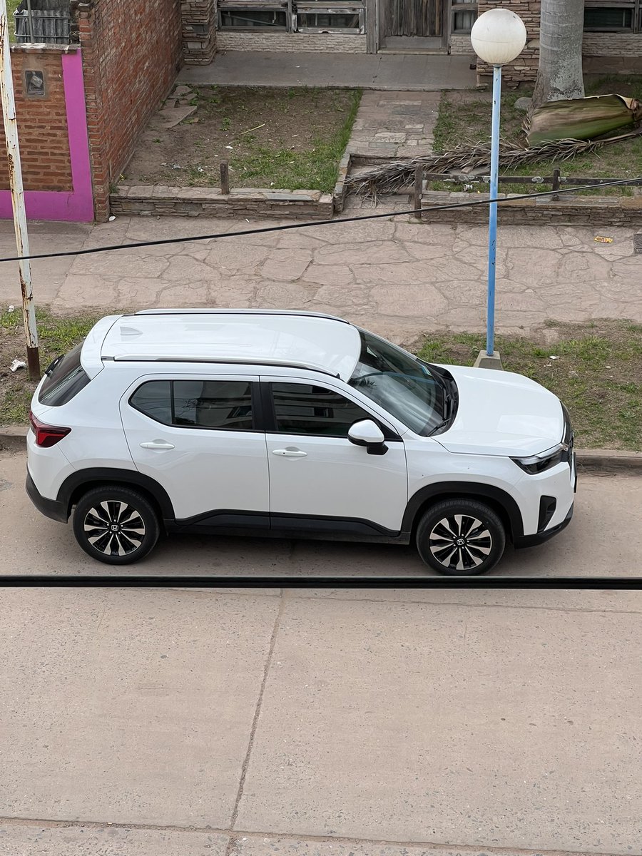 leandrooparr's tweet photo. Por qué te compras este vehículo habiendo una Baic BJ30 ?? https://t.co/S8TGUkKFsR