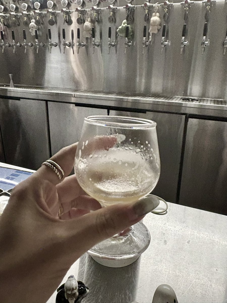 Yufeiart's tweet photo. 才知道粤S很多年轻人喜欢精梁酒

可以调很多口味

今晚微醺一下~ https://t.co/YyjUc8ScWC