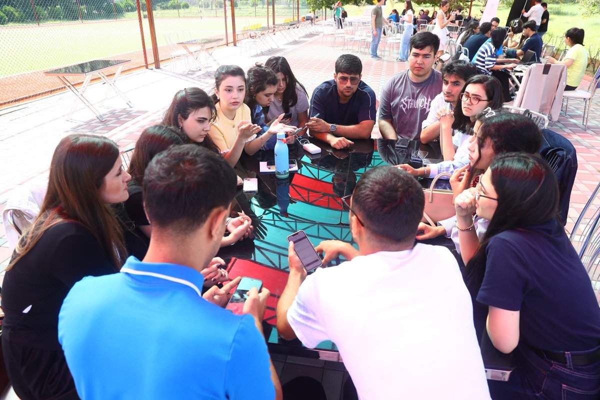 bdu_eduaz's tweet photo. 🍀 BDU-nun tərəfdaşlığı ilə növbəti BMT-nin İqlim Dəyişmələri üzrə Gənclərin Lokal Konfransı – “LCOY Azerbaijan 2026” keçirilib

🔗 Ətraflı: https://t.co/IqHkyN3igq

#BDU #BakuStateUniversity #LCOYAzerbaijan2026 #EcoSfera #Sustainability #YouthForClimate #ClimateAwareness https://t.co/h2uq6YMWBF