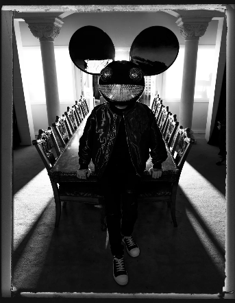 mau5cult's tweet photo. timothy white’s greyscale shoots of the man in the mau5. https://t.co/DxAFSVjWRO