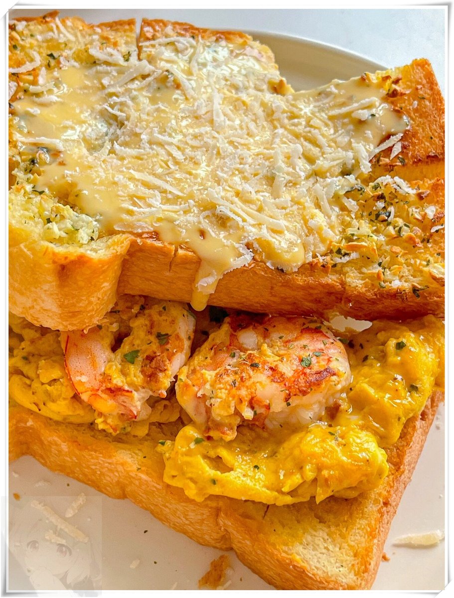 cuteb907499's tweet photo. Just whipped up garlic butter shrimp toast with leftover bread and frozen shrimp—10 mins, zero fancy ingredients, taste just like a fancy café snack! https://t.co/816ZIdjtcZ