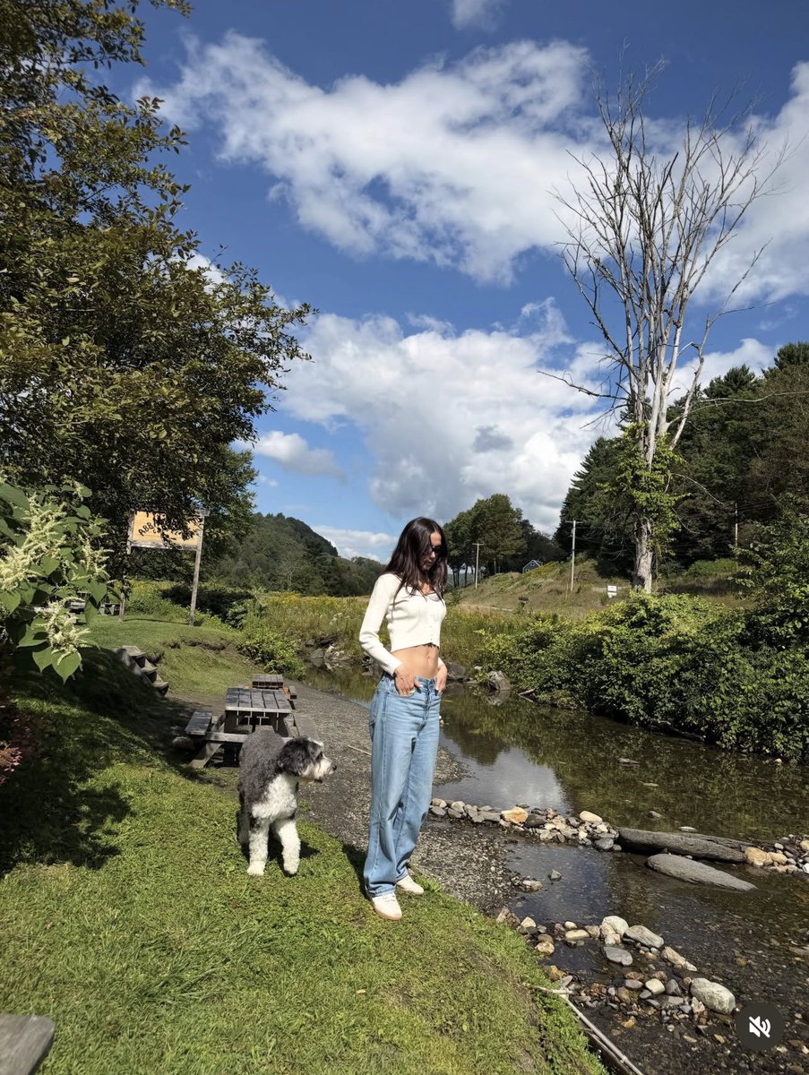 Anadearmas45's tweet photo. Take a deep breath and relax  because life is short ❤️❤️❤️ https://t.co/W8tfKEeA5f