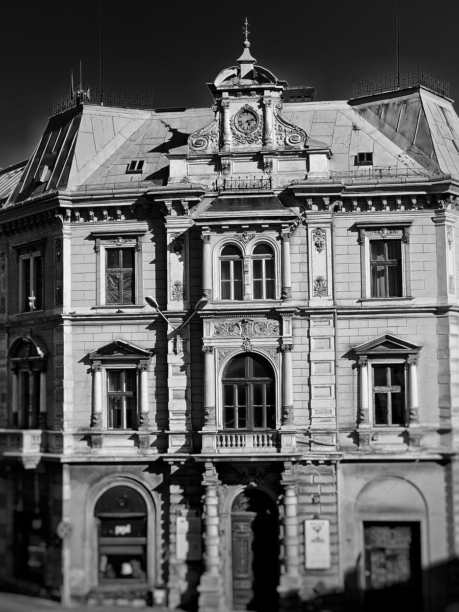Maksymilian2026's tweet photo. ⚫️ Bielsko-Biała City
#myPhoto #blackandwhitephotography #mobilephoto https://t.co/Q2OGAaWrfb