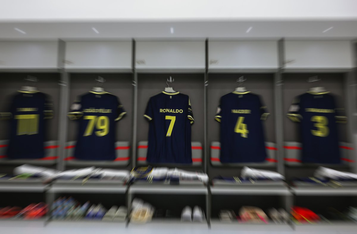 AlNassrFC's tweet photo. طقم #النصر الكلاسيكي .. للمرة الأولى 🤩
#النصر_الخليج https://t.co/x8HtvsMazS