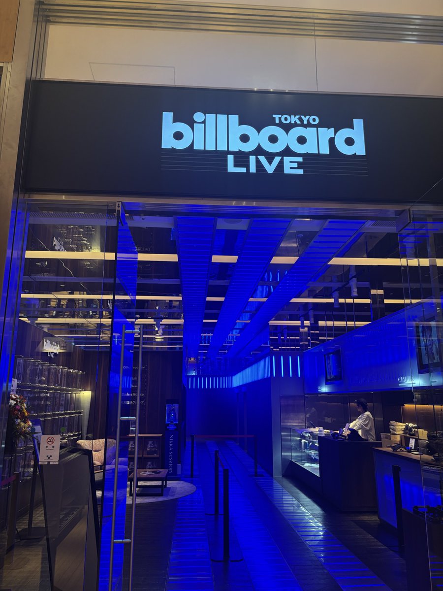 chiroriku's tweet photo. billboard LIVE TOKYO🌟
煌びやかで素敵な空間でした💛
ラスト3曲だけスタンディング🙌
2公演参戦出来て幸せ😭
最高すぎたー！！！

#PES
#RIPSLYME
#billboardLIVE
#ALACARTE
#originalcocktail素敵なこと https://t.co/Hxiq4GBhzA