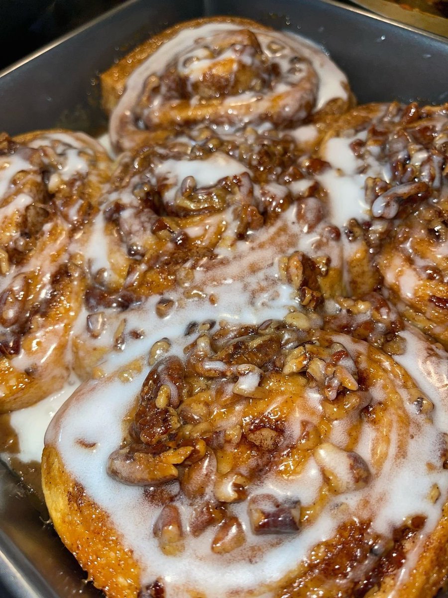 DailyFoodHub1's tweet photo. Cinnamon Rolls 😍 https://t.co/n4T12xYQFC