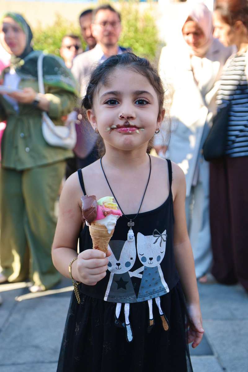 abdullahozdemir's tweet photo. Çocuklarımızın neşesine, ailelerimizin güzel sohbetlerine ortak olduğumuz keyifli bir gün geçirdik. 🍦

Gaziosmanpaşa Belediyemizin düzenlediği Dondurma Festivali için Belediye Başkanımız Sayın @eraykaradeniz ve emeği geçen herkese teşekkür ediyorum.

Nice güzel buluşmalarda bir arada olmak dileğiyle.