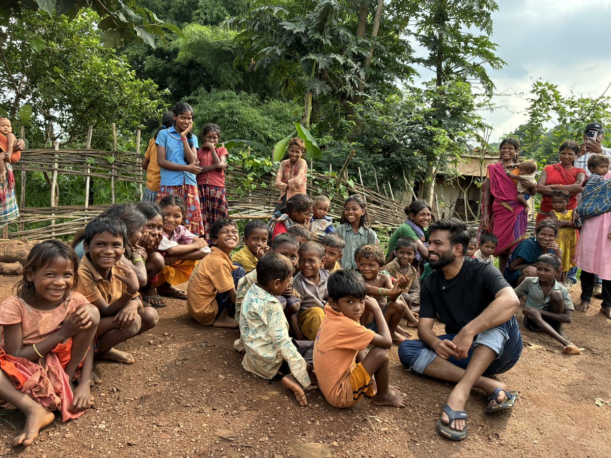 abhijeet_dipke's tweet photo. Got heckled by locals in Balaghat. :) https://t.co/FrRbADJsuA