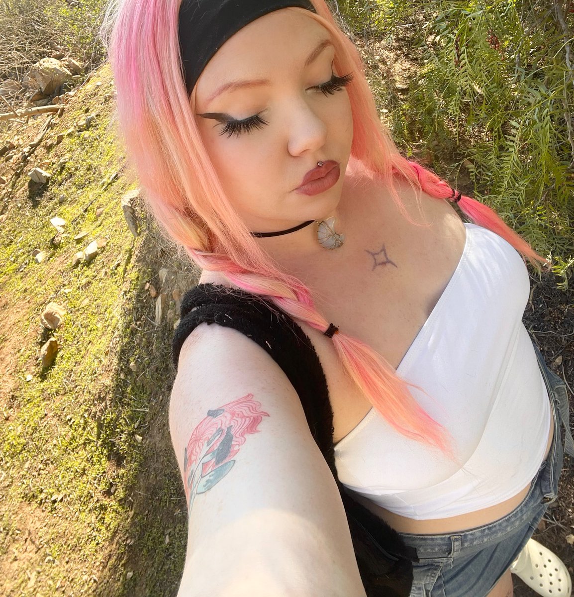 goddesssbonnny's tweet photo. ‼️Available ‼️
🔥Spit fetish
🔥SPH / Humiliation 
🔥Foot fetish
🔥Sissification 
🔥Findom
#cuck #wankchat #hotwife #nsfw #nsfwtwt #bbc #bnwo #findom #horny
#goon #gooner #bdsm #femdom#findom #femdom #facetime #sph #cei #joi #blackmail #ballbursting #techdom #assworship #tribute #sissy #exposure #bdsm #nsfw #cuck #pegging #spit #cbt #humilation #relapse #intox #poppers #beta