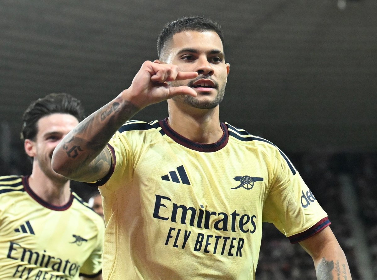 FootActu_2's tweet photo. 🚨🚨 PREMIER BUT DE BRUNO GUIMARÃES 🇧🇷 AVEC ARSENAL !!! ❤️🤍

Et visiblement il a une petite bite vu sa célébration mdrrr https://t.co/zsmveXIMVN