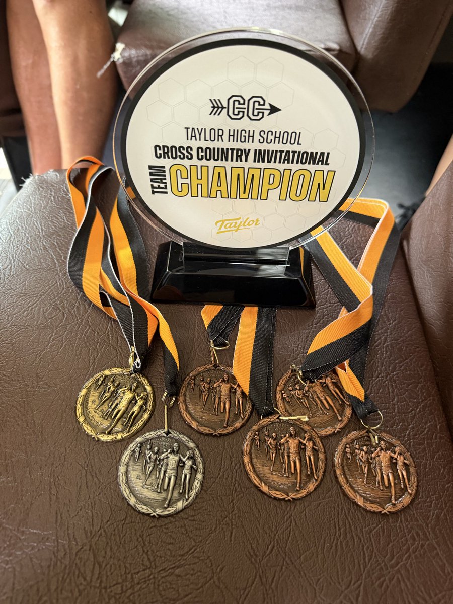 HarrisonHSCC's tweet photo. 🏆 Big win for the girls' team, taking 1st place overall at the Taylor Invitational!

🥇 1st Place: Abigail Dunn
🥈 2nd Place: Kayla Kirby
🥉 3rd Place: Elana Campton
🥉4th Place: Caragan Connelly
🥉 5th Place: Ella Russell
🥉8th Place: Peyton Reid

#ThinkBig https://t.co/OM02LXBdVJ