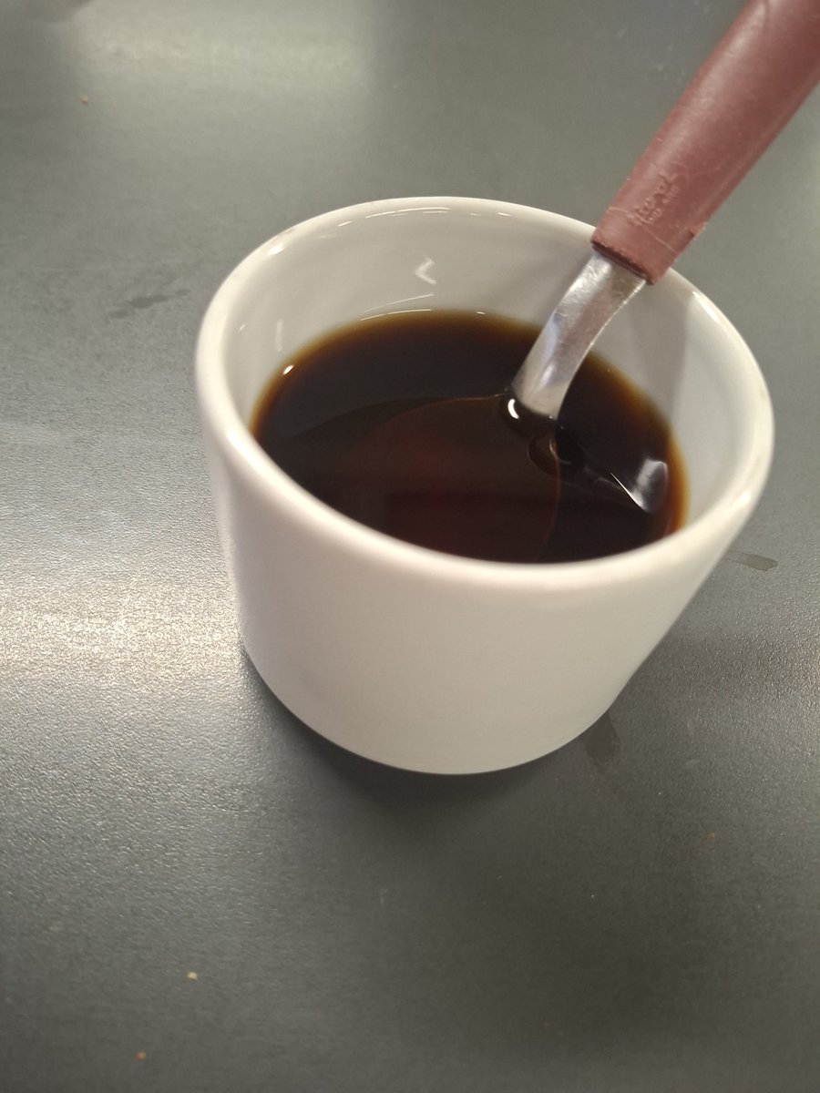gonza_ch10's tweet photo. que cosa asquerosa el cafe, no puedo ni disimular https://t.co/FKWx7x3fic