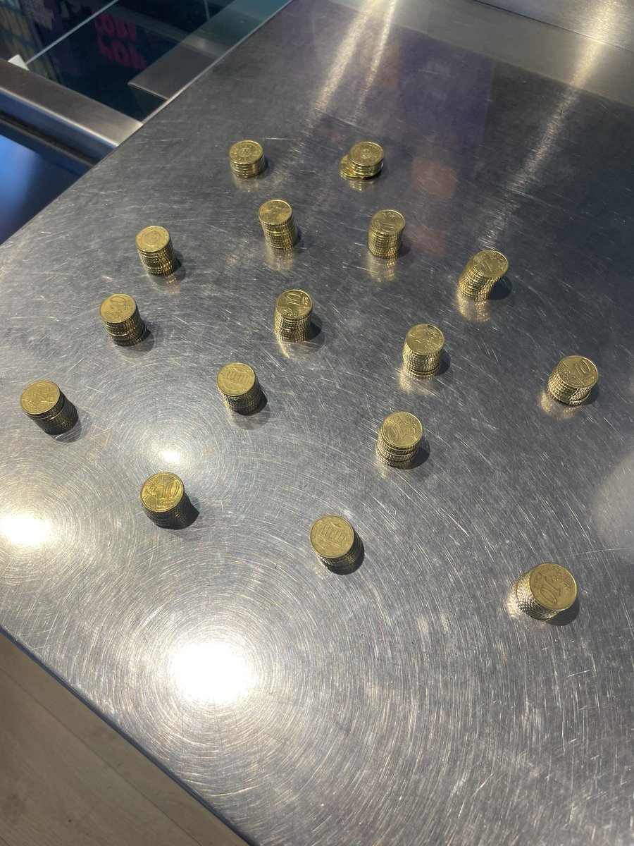 arwendrysurroro's tweet photo. Aujourd’hui j’ai encaissé 15€80 avec 140 pièces de 10 centimes et genre 10 pièces de 20 centimes j’ai dû prendre un doliprane après et ce n’est PAS une blague https://t.co/TXfTIcwXJD