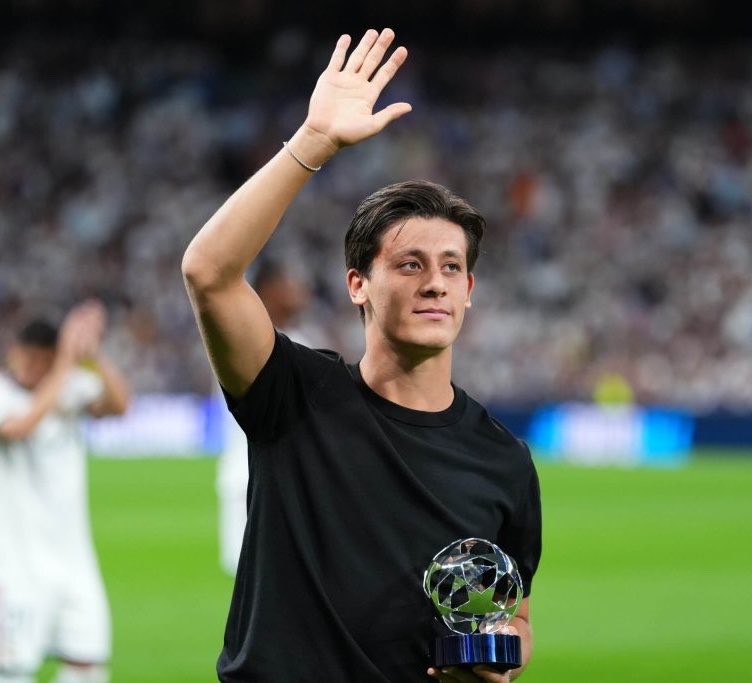 SeydinaOfficial's tweet photo. Arda Guler est le meilleur milieu de terrain du Real Madrid 

Je répète : ARDA GULER EST LE MEILLEUR MILIEU DE TERRAIN DU REAL MADRID. https://t.co/qhhf6XO5jC