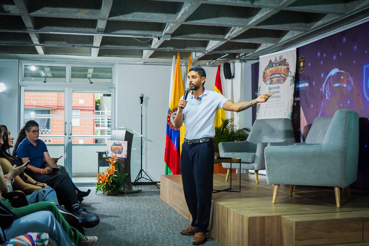 satoshiteam_'s tweet photo. 👨‍👩‍👧‍👦 ¿Cómo preparar nuestro patrimonio para el futuro?

Santi León nos habló sobre Bitcoin para familias y cómo esta nueva forma de entender el dinero puede transformar nuestra manera de ahorrar y construir patrimonio.

@MyFirstBitcoin_ https://t.co/BX0oyq1GWD