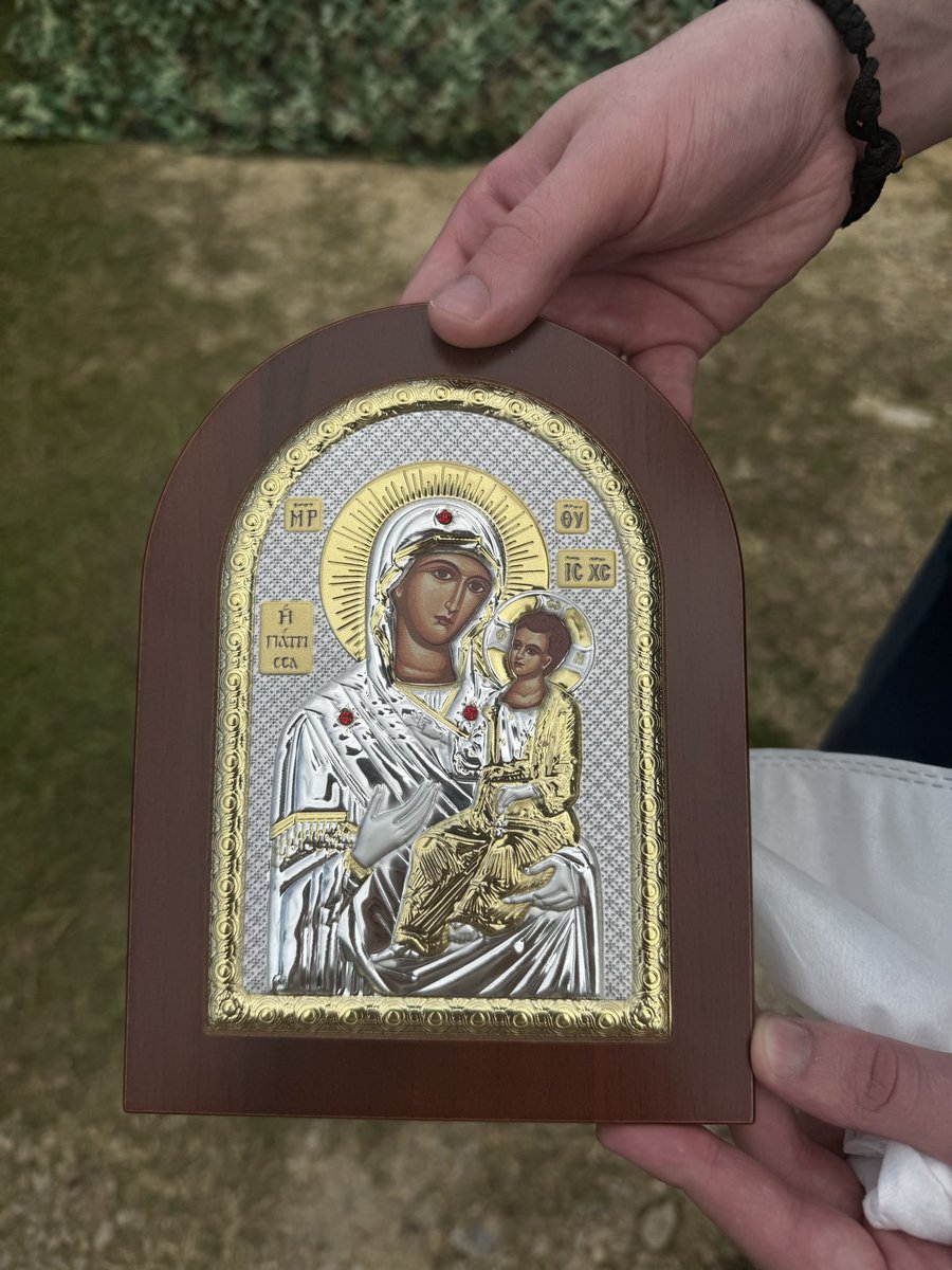 chillettt's tweet photo. Greek festival is so cool because I purchased this icon from a monk who flew to the US from his home in Mount Athos ☦️🇬🇷🙏🏼 https://t.co/MjPWQvAZk8