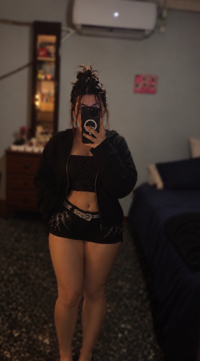 nazitacc's tweet photo. así como m ven, me encanta que me manoseen cuando estoy en pedo https://t.co/yNkaAxS3uc