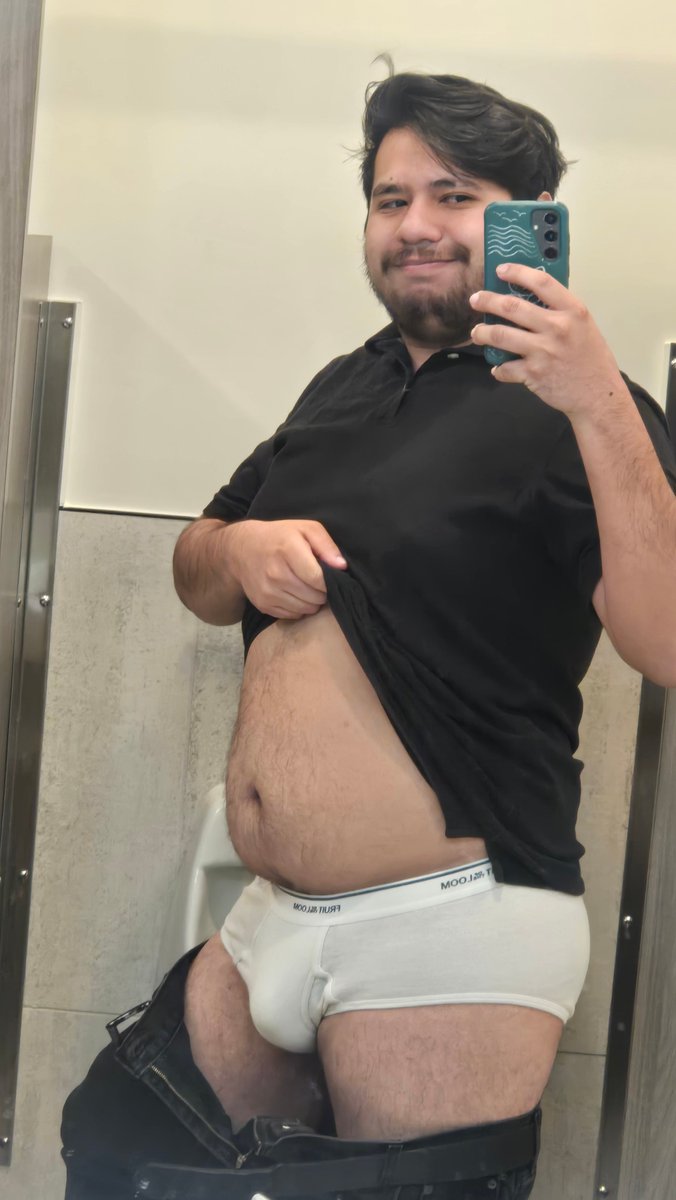 ilikemorethansh's tweet photo. Hope nobody walks in while i take pictures in my #tightywhities https://t.co/mJEBCMV3dE