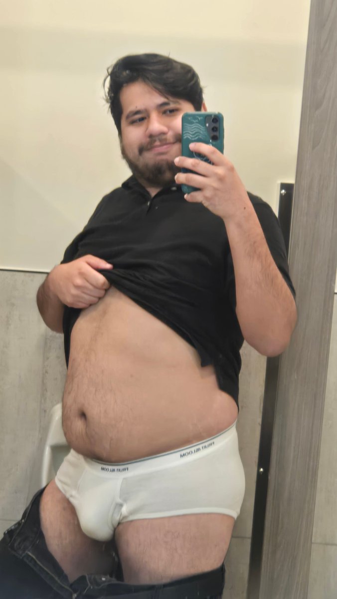ilikemorethansh's tweet photo. Hope nobody walks in while i take pictures in my #tightywhities https://t.co/mJEBCMV3dE