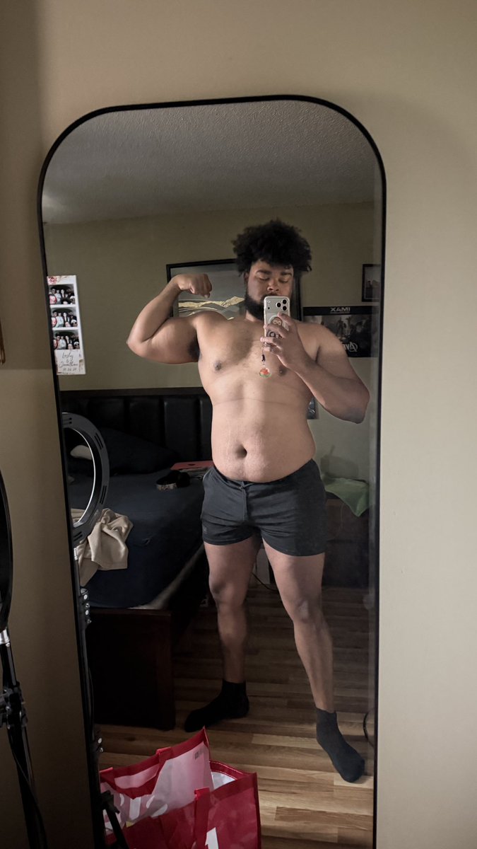mynamedeek's tweet photo. strongfat https://t.co/bWldDnOFXK