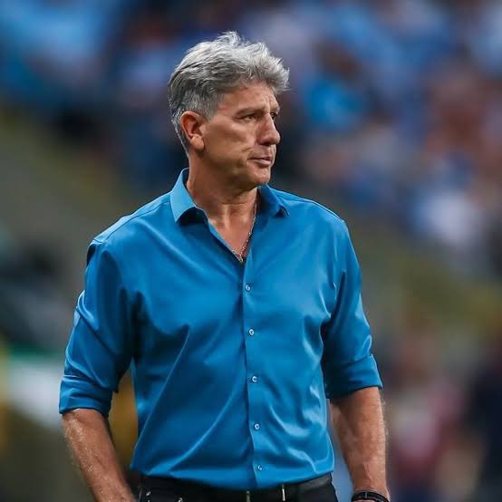 EduPaganella's tweet photo. Só ele pra salvar o Grêmio 🙏🇧🇼 https://t.co/yxEEhfMFLx