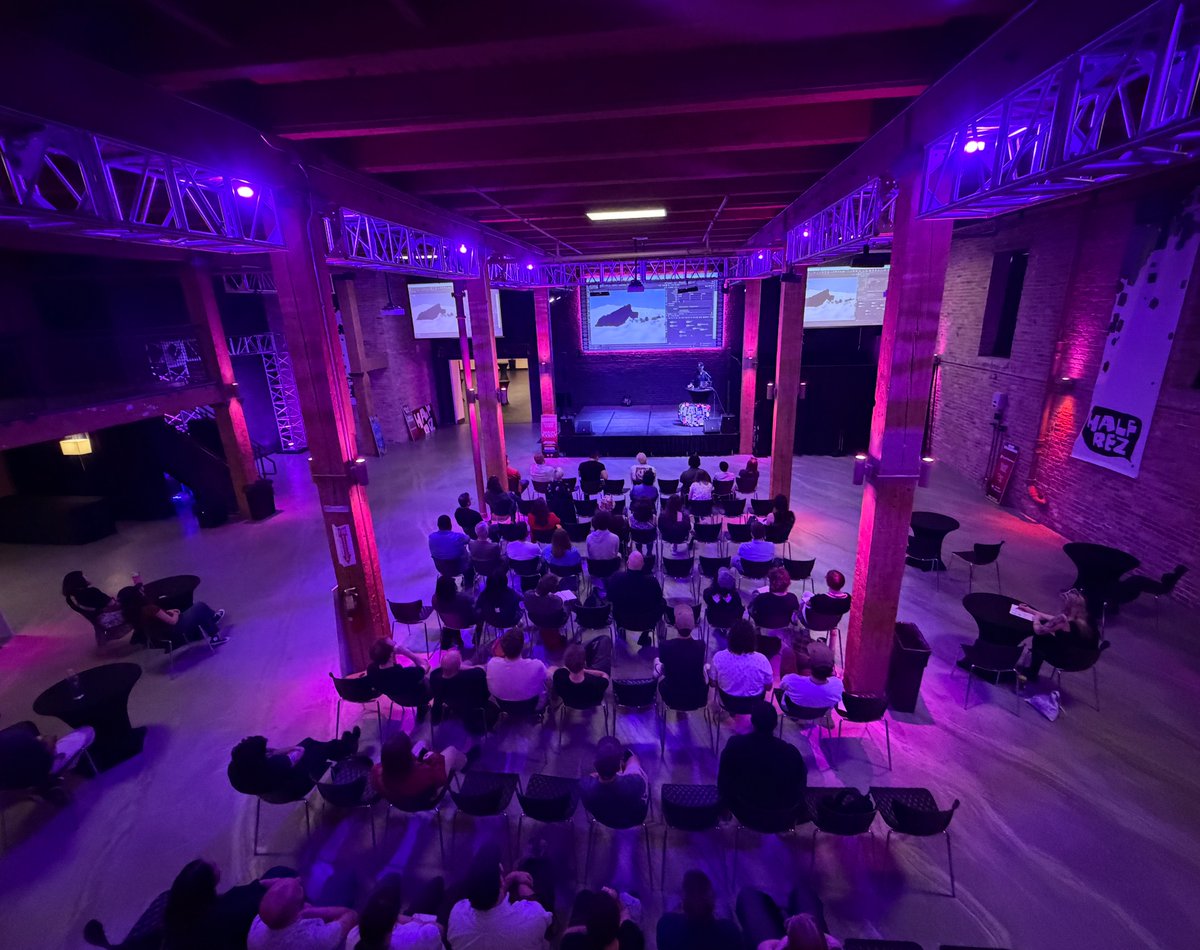 rendernetwork's tweet photo. .@HalfRezChicago recap: David Meller talked filmmaking, @blakekathryn shared more on immersive world-building, and both touched on how @rendernetwork supports their work.

Blake also gave a shoutout to @artechouse DC's SUBMERGE, where her piece is on view. https://t.co/jNaILxajB7