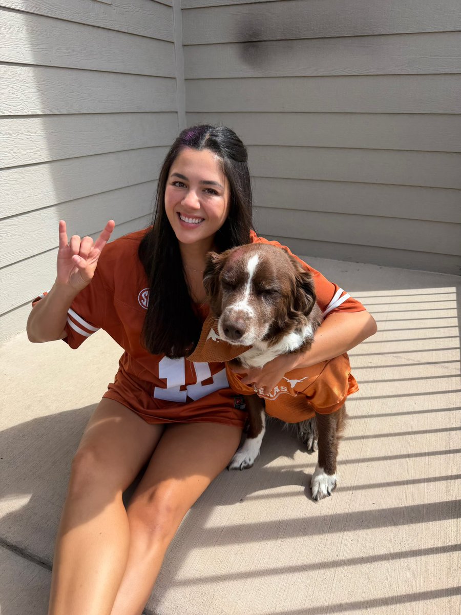 hookemhotties's tweet photo. .@catdaly is a #HookemHottie. #Hookemย #Beatohiostate https://t.co/0OM0hf328S