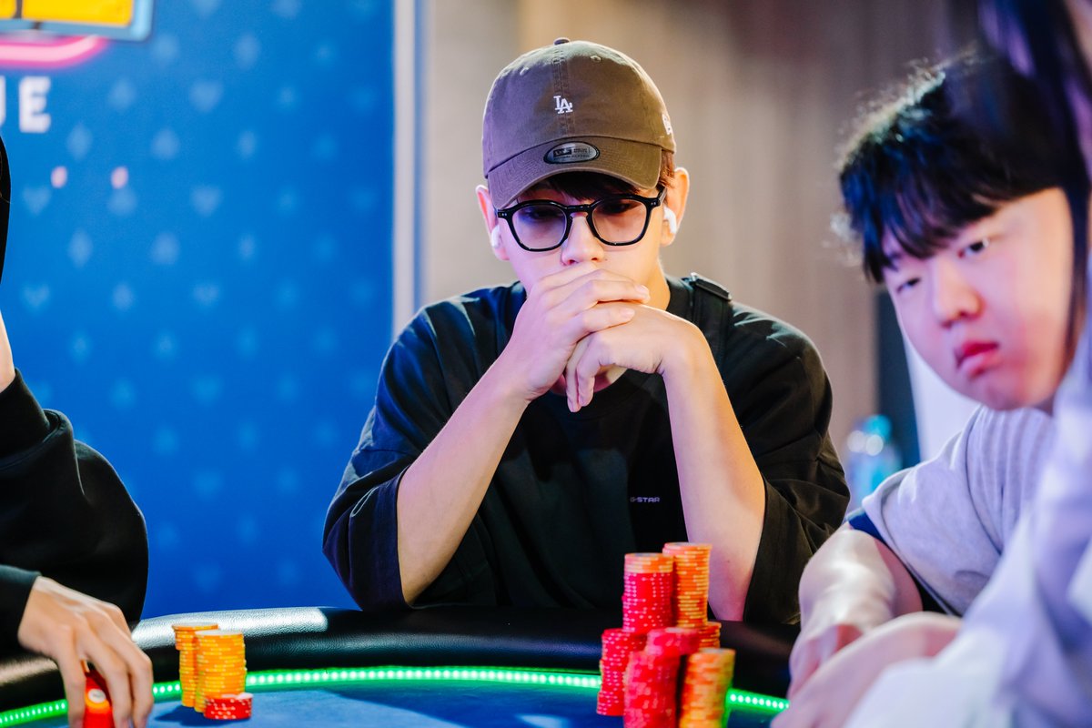 SPADIE_OSAKA's tweet photo. 【#25 NLH Night Parade】

6位 マガタ エミ様(@emitencho)、7位 あま様(@tenmuthu)
8位 suga卍Arrows様、9位 ゆうき様

入賞おめでとうございます✨

#SPADIEOSAKA
#ここから始まるボク達のポーカーライフ https://t.co/QVJQp3xorb