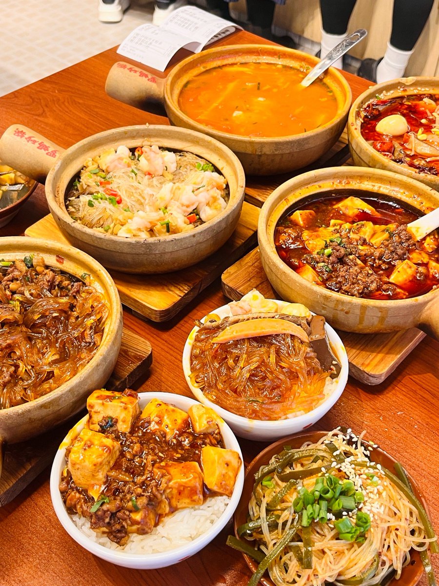 zain_zz501gmail's tweet photo. [巷子里藏了三年的砂锅菜！汤头鲜到舔碗，酥肉吸满汤汁绝了，人均30吃到撑，下班就冲！]， https://t.co/KwCHcSvSaS