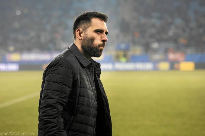 CanDisenchanted's tweet photo. There are always double standards in life. But Polish football sometimes takes them to an Olympic level.

Here are some serious question & concerns about Adrian Siemieniec Scandal.

If this were Lechia Gdańsk and Paolo Urfer, what would the reaction and consequences be? Five points deducted? Ten Points deducted? One year Suspension? Front pages for two months?

If the coach were Gonçalo Feio, would people already be demanding he be suspended for the entire season?

Feio was given five matches and a PLN 20,000 fine for WORDS directed at referees.

Here we are discussing something far more important and serious: communication concerning refereeing, impacting outcome of a future game, and yellow cards before an Ekstraklasa match. Serious Conversations about effecting outcome of actual league matches.

This is not about whether Adrian Siemieniec is a nice guy, a talented young coach, Polish super star, Portuguese, Canadian or from Mars.

The standard must be the SAME for everyone!

And there are questions that somehow nobody seems very interested in asking.

Why did a club coach have direct access to referees phone numbers in the first place?

How many Ekstraklasa referees' phone numbers does he have?

How many messages, calls or conversations with other referees have taken place during the last three seasons?

Were other matches, cards, suspensions or players ever discussed in the last 3 years?

Has anyone actually checked?

Because one league match does not affect only two clubs. Decisions involving cards, suspensions and player availability will affect the competitive position of 17 other teams.

So instead of deciding who we like and who we don't like, investigate everything.

Check the phones. Check the messages. Check the history. Establish the facts. Let the Police and Prosecutor office talk to everyone. 

Then apply exactly the same rules and exactly the same punishment that would be applied if the names were Feio, Urfer, Colak, Haditaghi or anyone else.

That is called integrity.

Everything else is just another Polish football double standard.