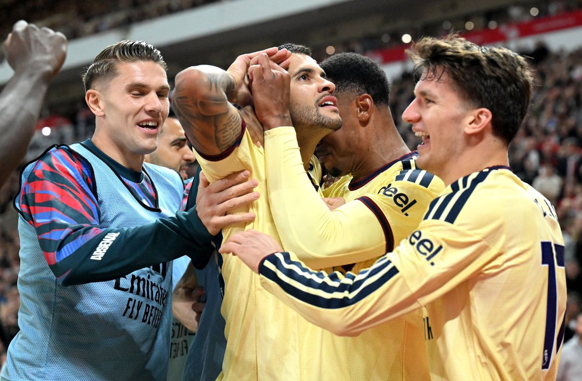 charles_watts's tweet photo. That is an excellent win. Absolutely brilliant.

Third game in six days, with a trip to Naples in the middle of it, away at a place like Sunderland. To come through a physical battle like that. So, so impressive.

Just superb from the champions. https://t.co/rc9WTxl3T1