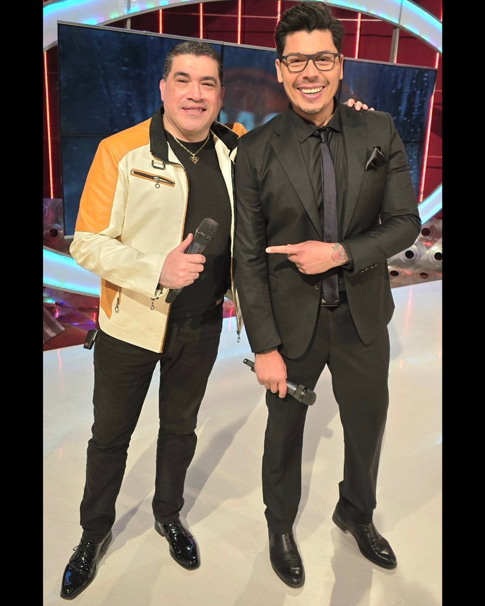 elsuperquinteto's tweet photo. Junto a Mi Gran Amigo @alebeltzer En Los Estudios De @pasiondesabado #superquinteto #pasiondesabado #fyp #viral #tendencia https://t.co/3aBnw61Z3W